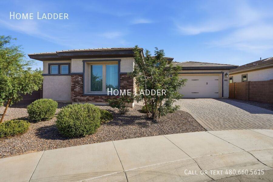 10812 E Tesla Ave - Photo 2 of 50