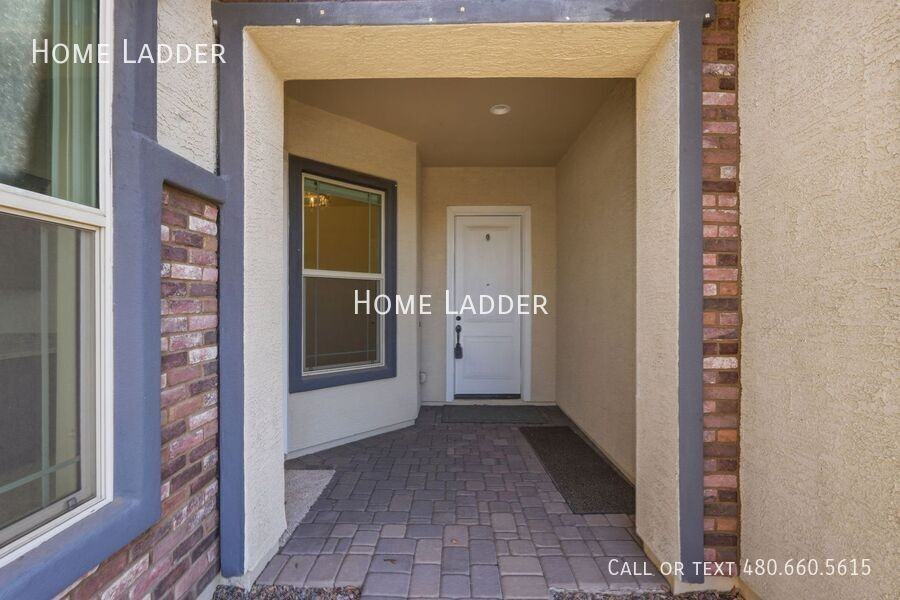 10812 E Tesla Ave - Photo 4 of 50