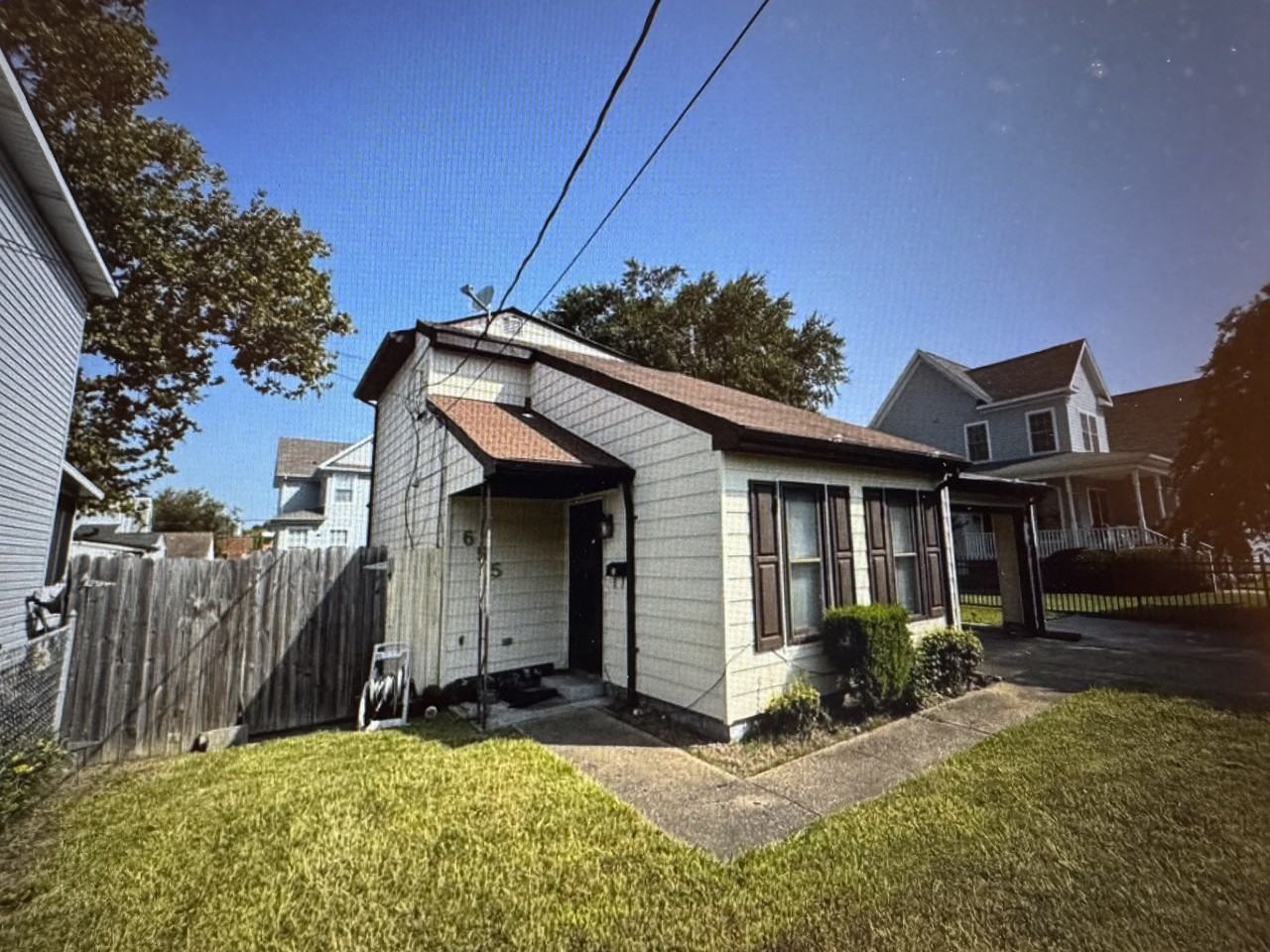 655 26th St #NA - Photo 2 of 18