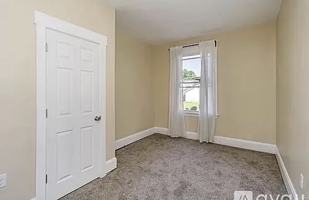 featured image of 2033 Weyer Ave #2