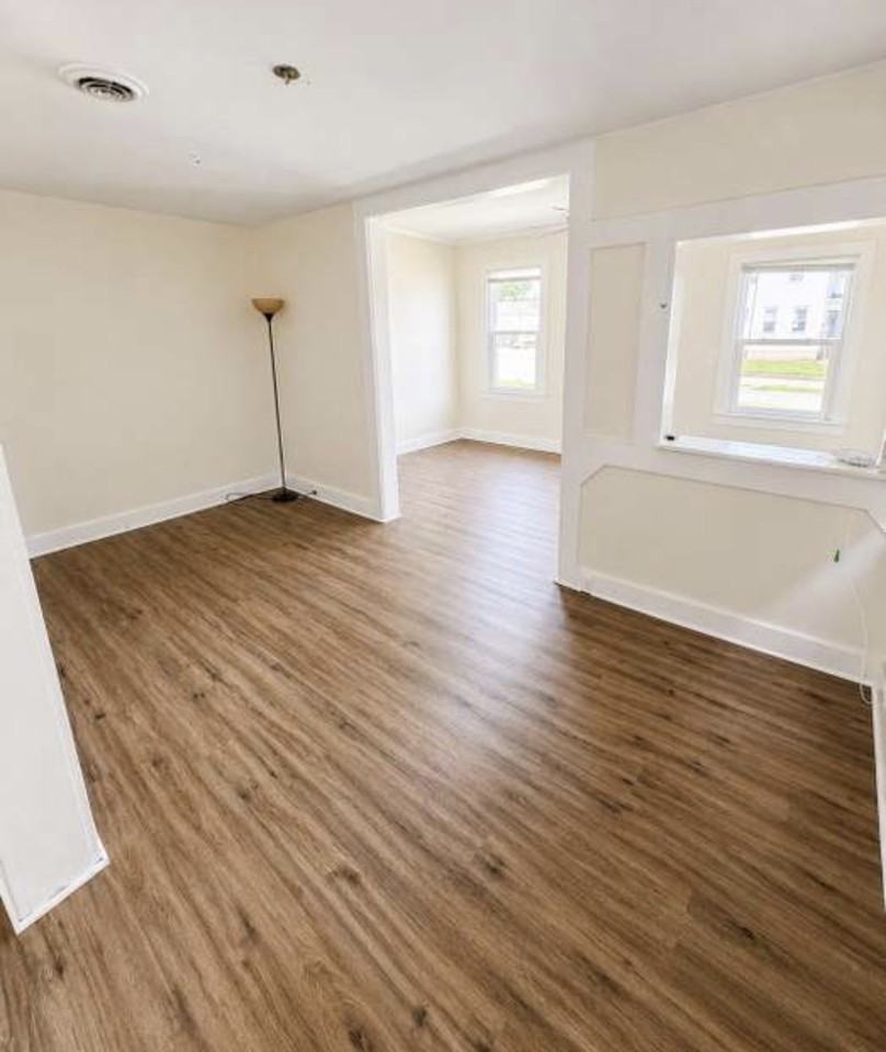 532 E Adams St #NA - Photo 2 of 11