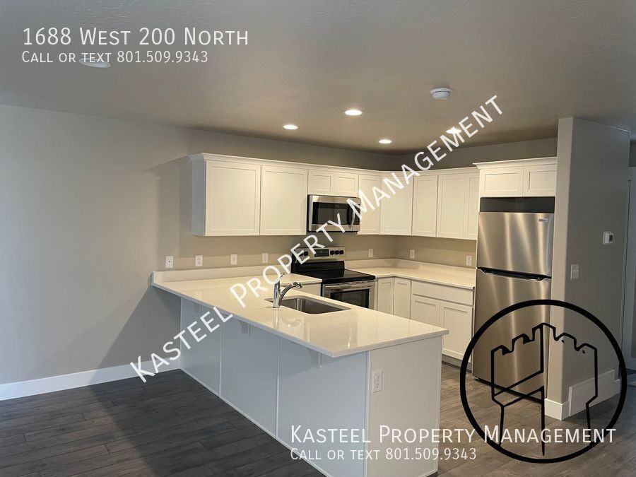 1688 W 200 N - Photo 2 of 8