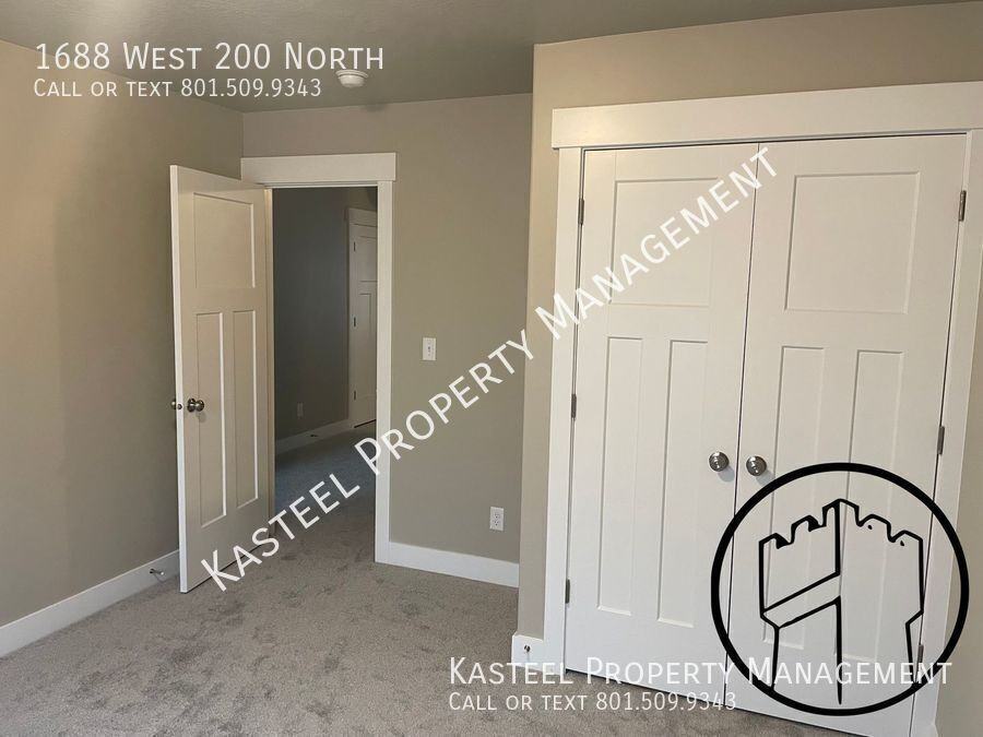 1688 W 200 N - Photo 4 of 8