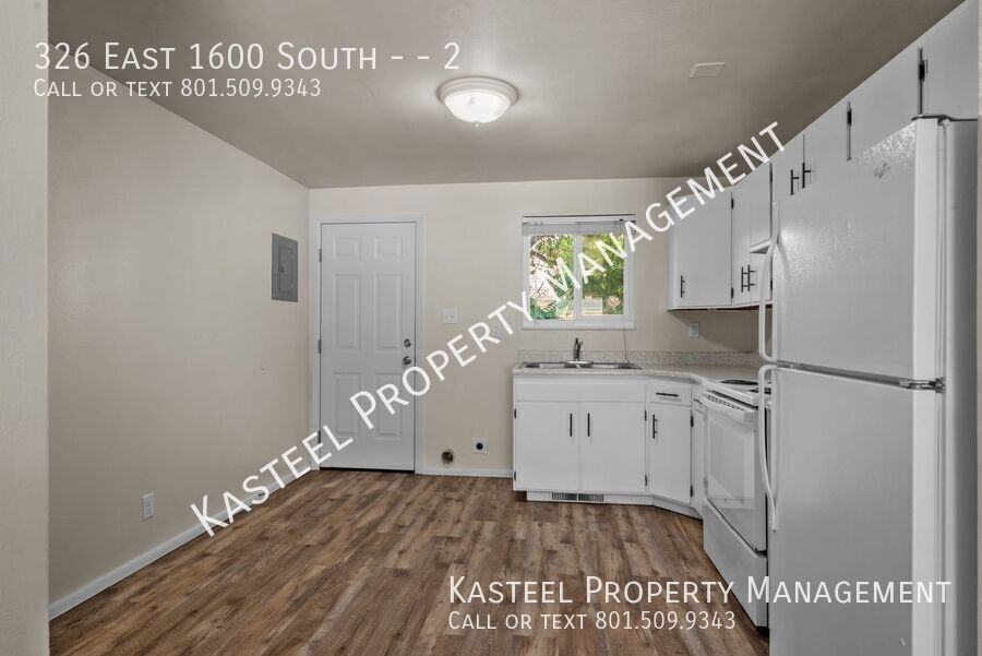 326 E 1600 S #2 - Photo 4 of 21