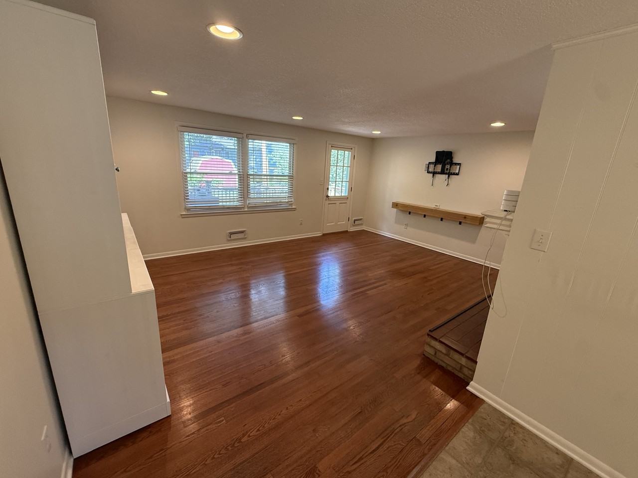 5555 Roeland Dr #NA - Photo 5 of 21