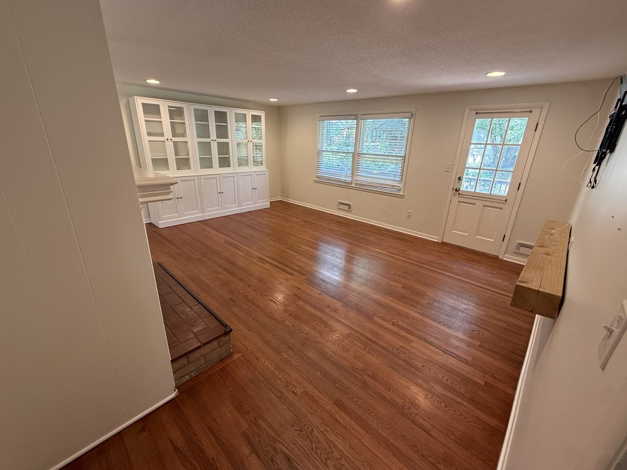 5555 Roeland Dr #NA - Photo 6 of 21