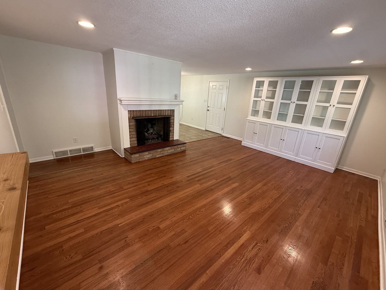 5555 Roeland Dr #NA - Photo 7 of 21