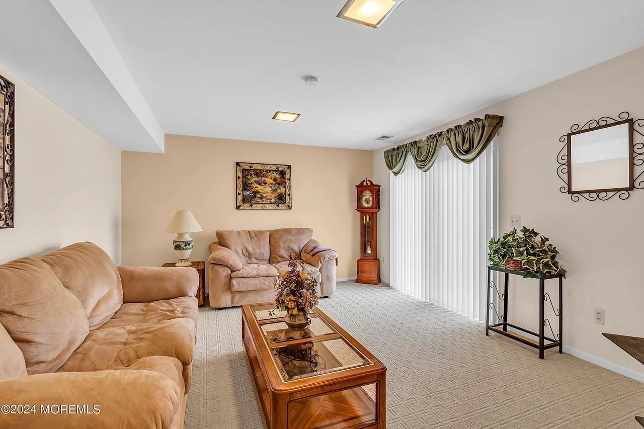 10 Mistletoe Ct #NA - Photo 4 of 8
