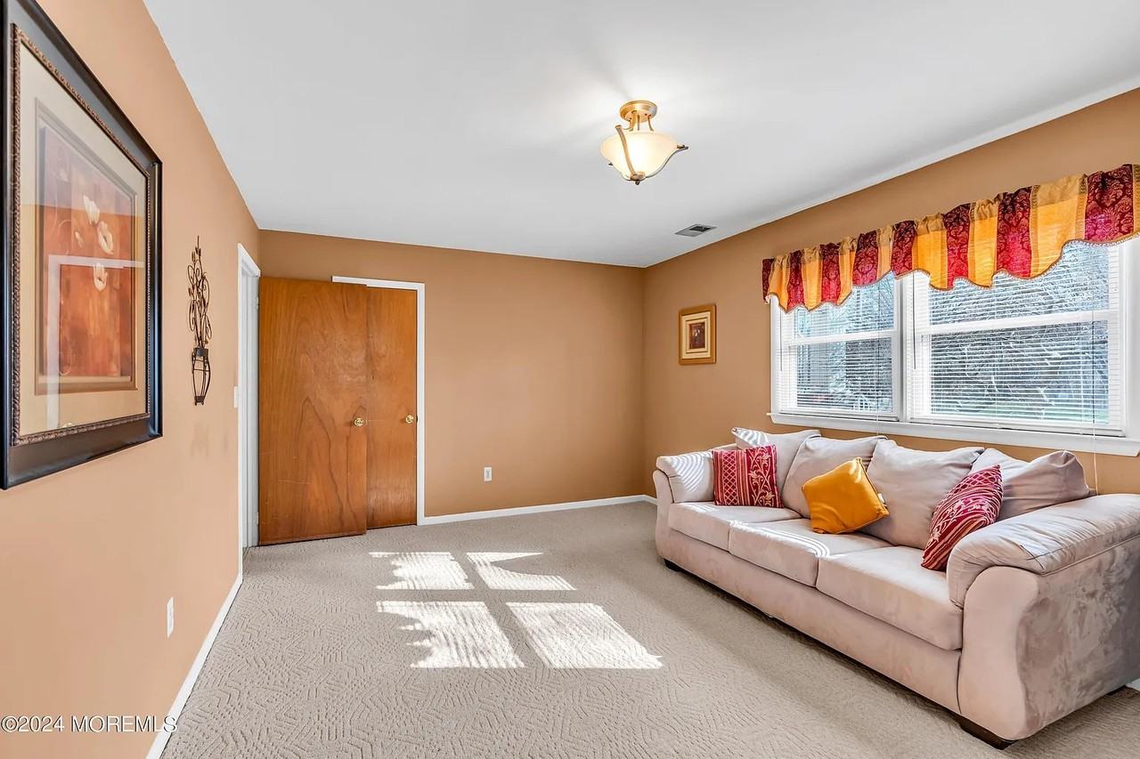 10 Mistletoe Ct #NA - Photo 5 of 8