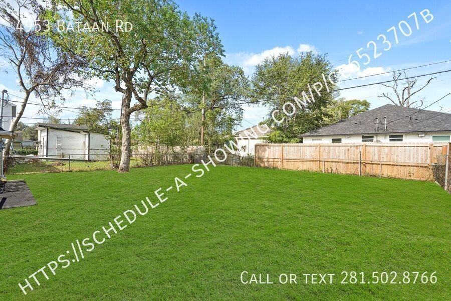 4953 Bataan Rd - Photo 4 of 20