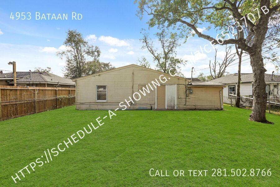 4953 Bataan Rd - Photo 5 of 20