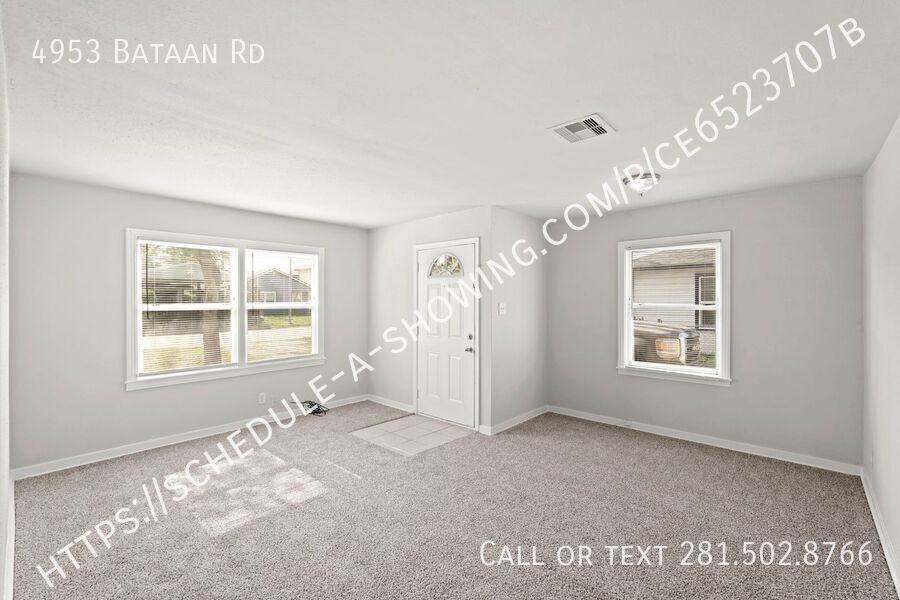 4953 Bataan Rd - Photo 6 of 20