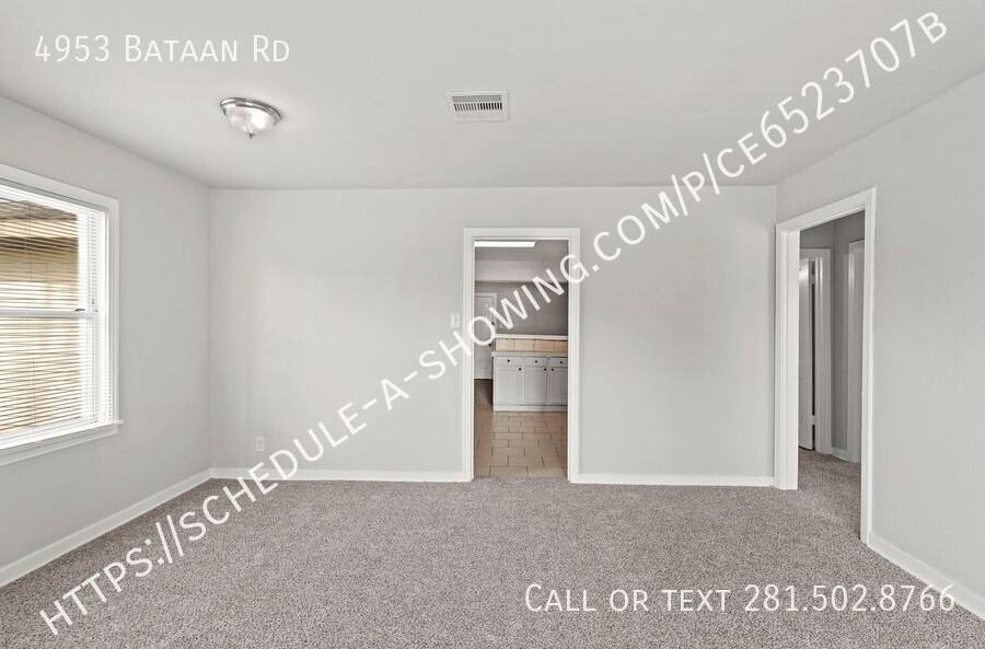 4953 Bataan Rd - Photo 7 of 20