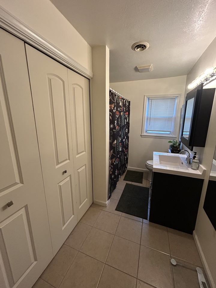 944 Hudson Rd #NA - Photo 6 of 18