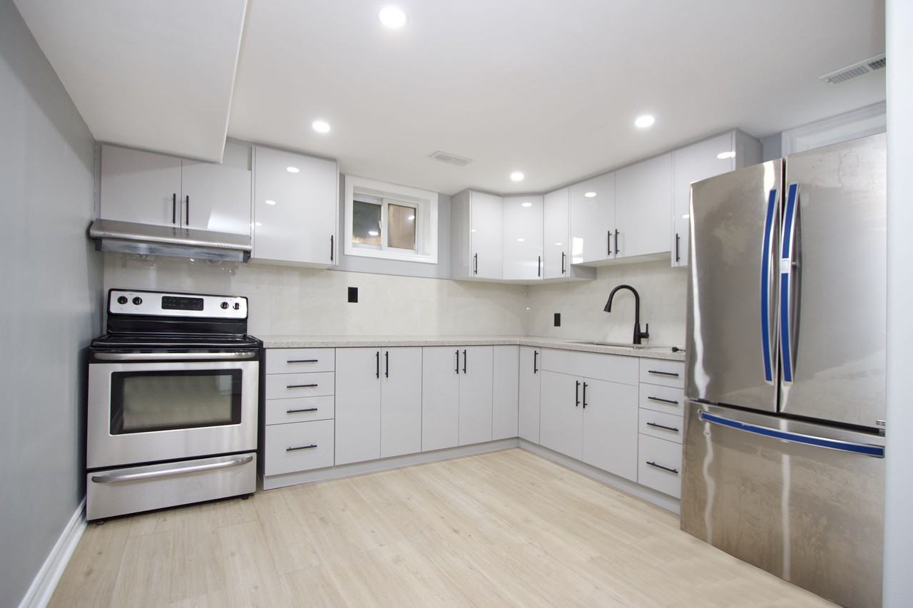 5 Parkway Cres - Photo 5 of 19