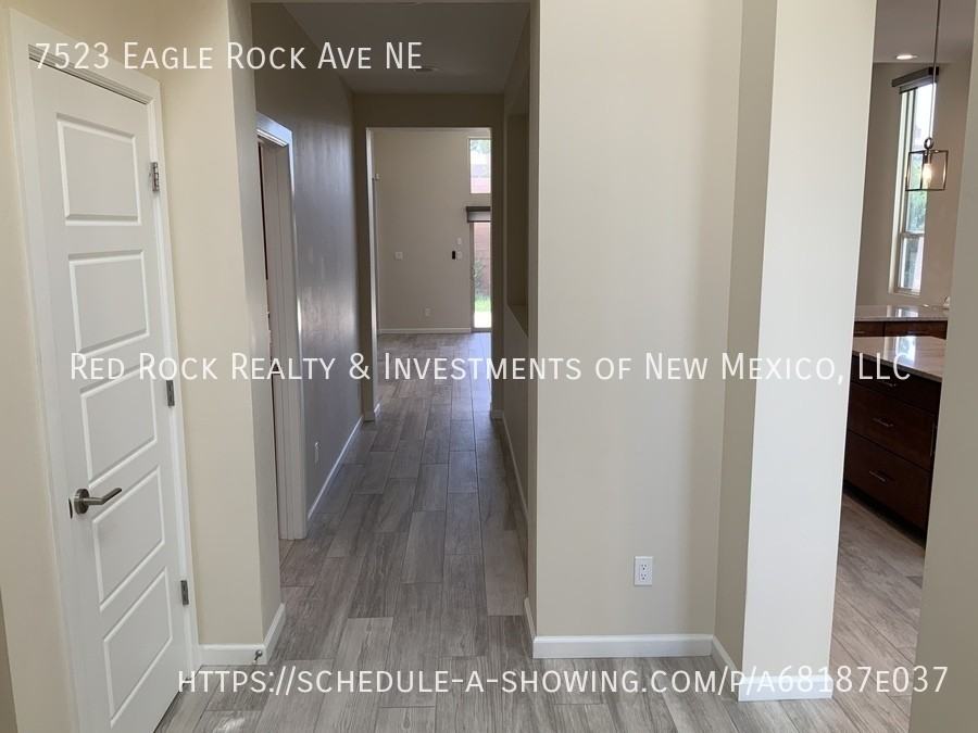 7523 Eagle Rock Ave Ne - Photo 3 of 27