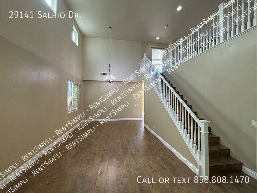 29141 Salrio Dr - Photo 5 of 31
