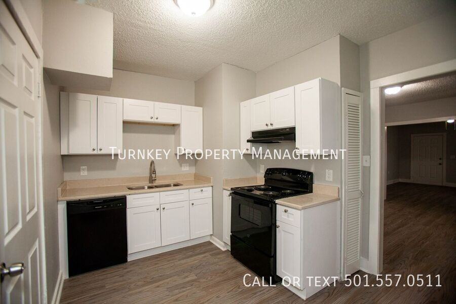 1415 S Cedar St - Photo 2 of 13