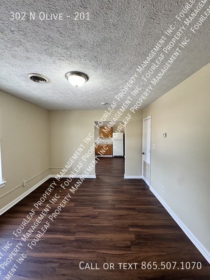 302 N Olive St #201 - Photo 6 of 11