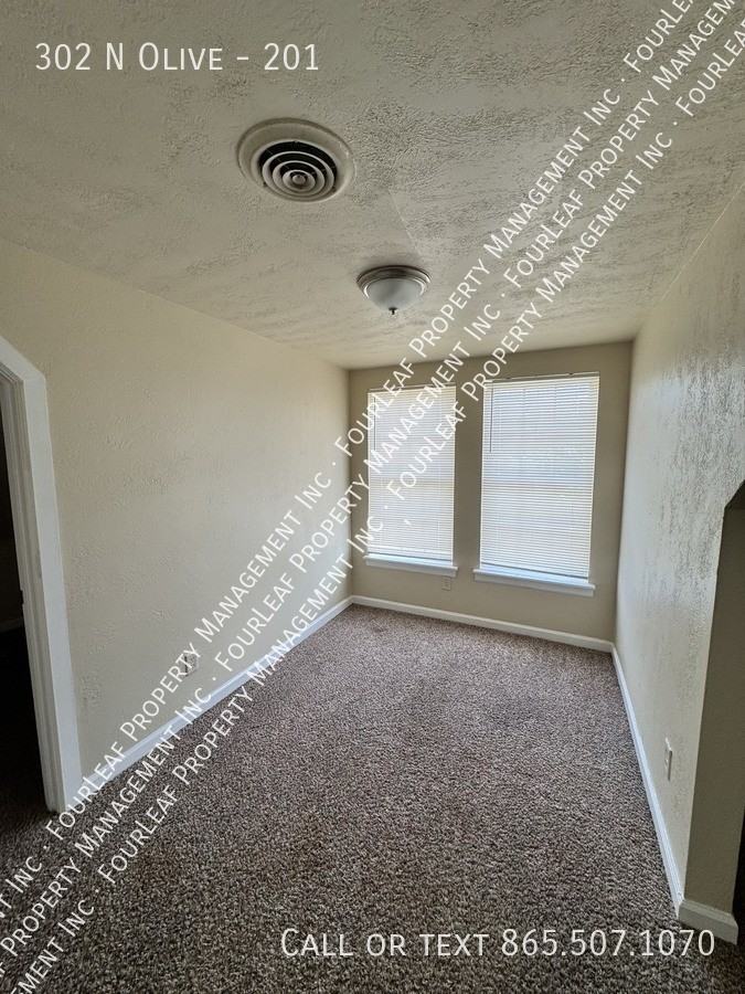 302 N Olive St #201 - Photo 7 of 11