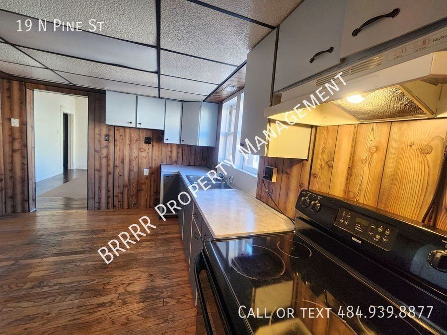 19 N Pine St - Photo 2 of 22