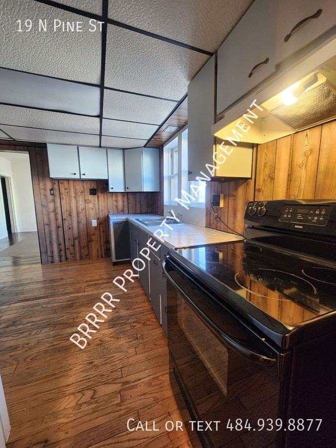 19 N Pine St - Photo 3 of 22
