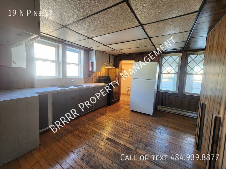 19 N Pine St - Photo 4 of 22