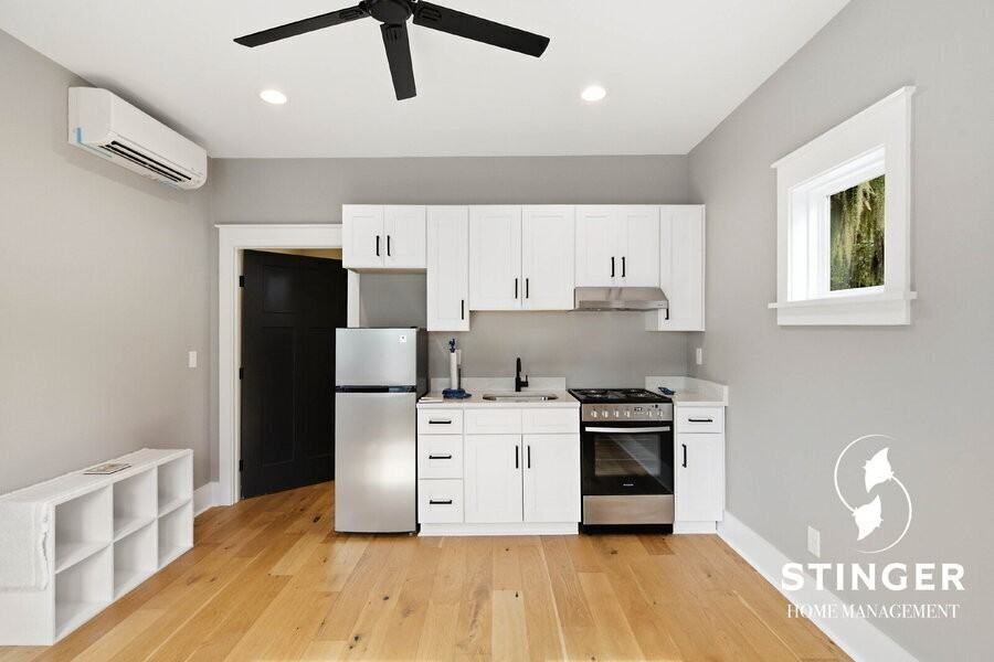 1103 14th Street Garage Apartment - Photo 3 of 12