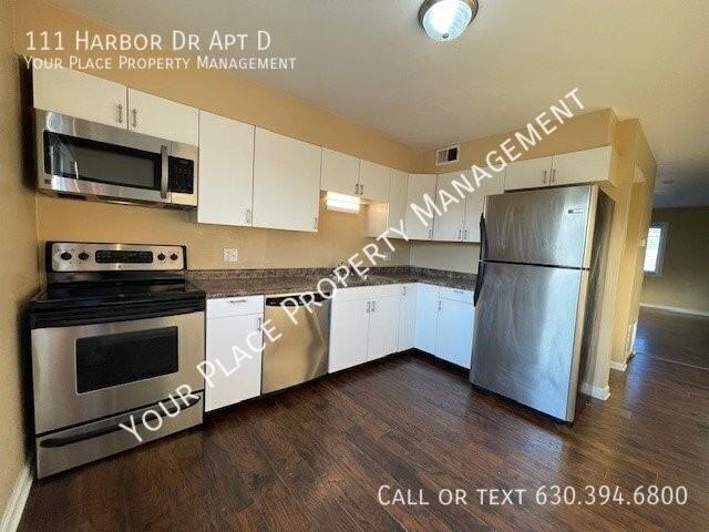 111 Harbor Dr Apt D - Photo 5 of 14