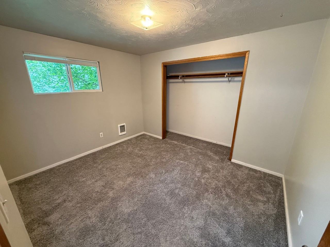 943 East Augusta Avenue - Photo 7 of 8