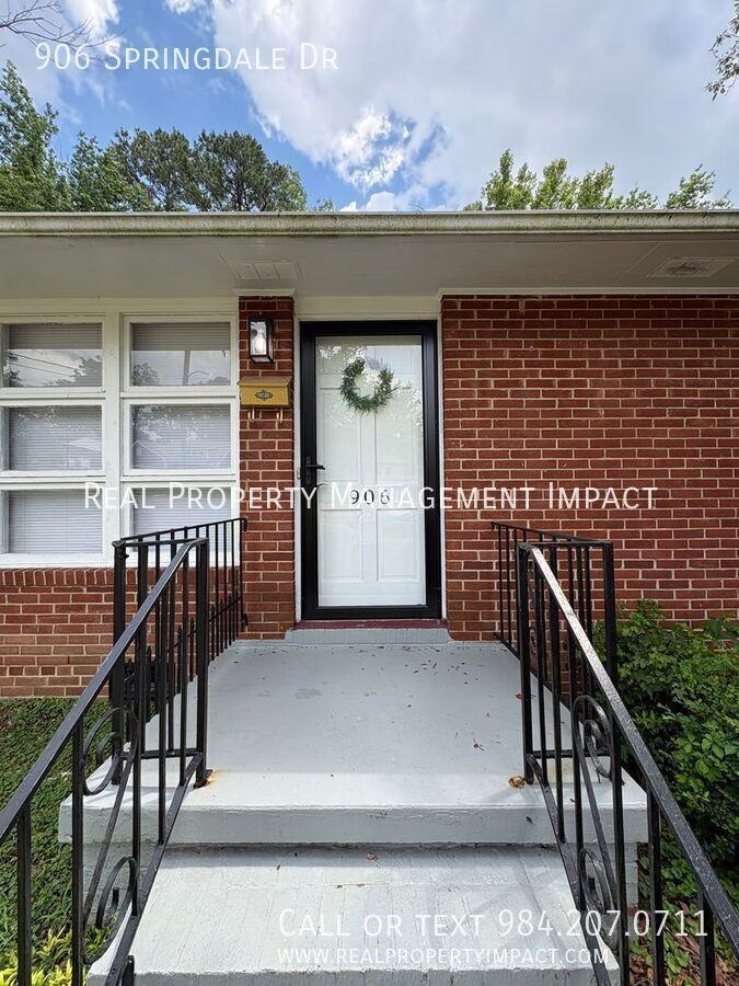 906 Springdale Dr - Photo 4 of 38