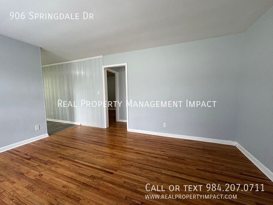 906 Springdale Dr - Photo 5 of 38