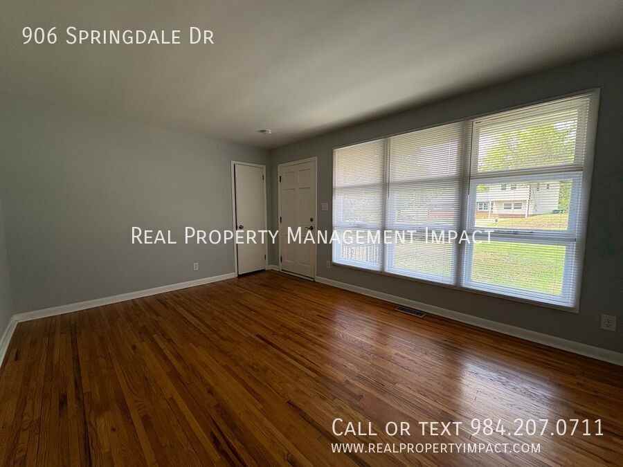 906 Springdale Dr - Photo 7 of 38