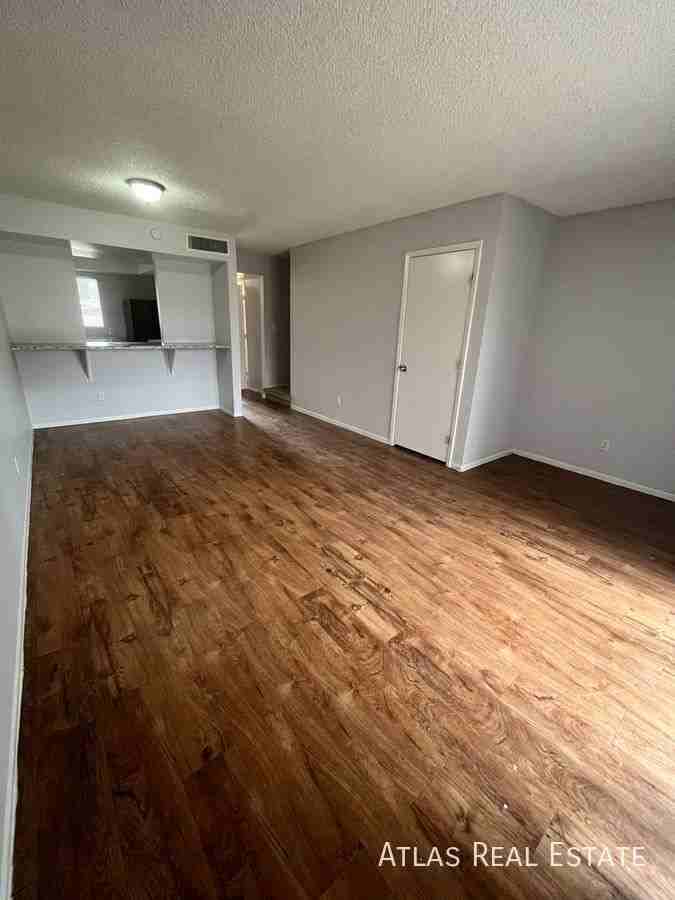 2820 E Kathleen Rd #103 - Photo 3 of 28