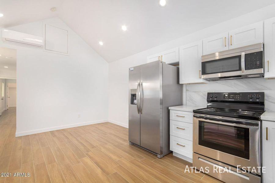 444 S Delaware St #2 - Photo 5 of 23