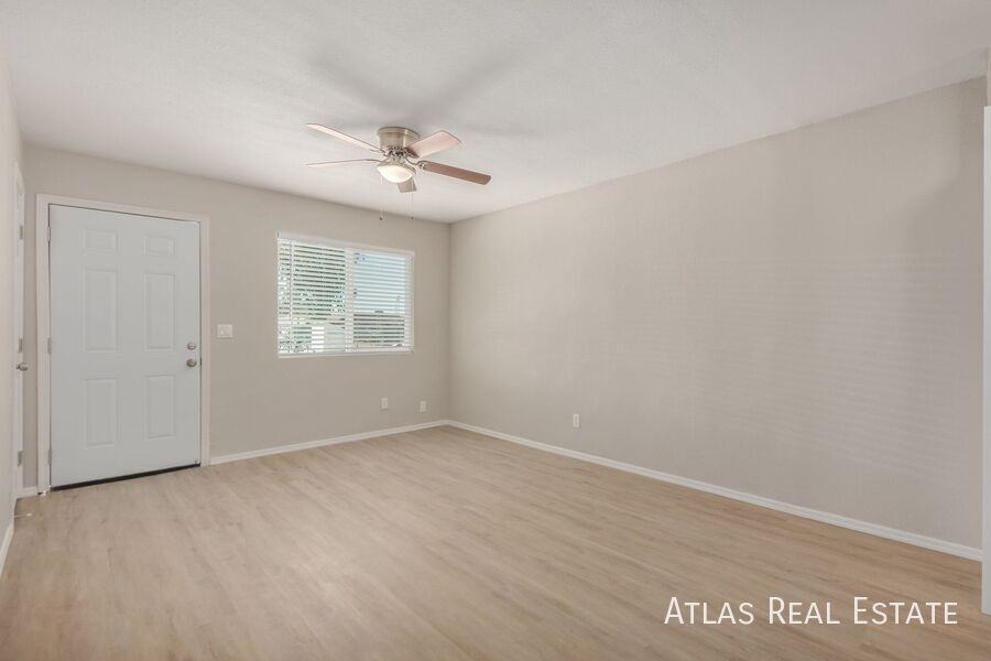 1011 E Commonwealth Pl #3 - Photo 3 of 20