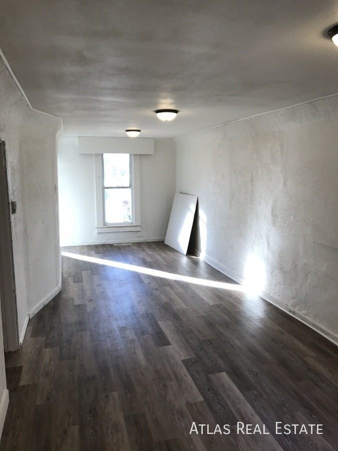 4718 N Josephine St - Photo 5 of 17