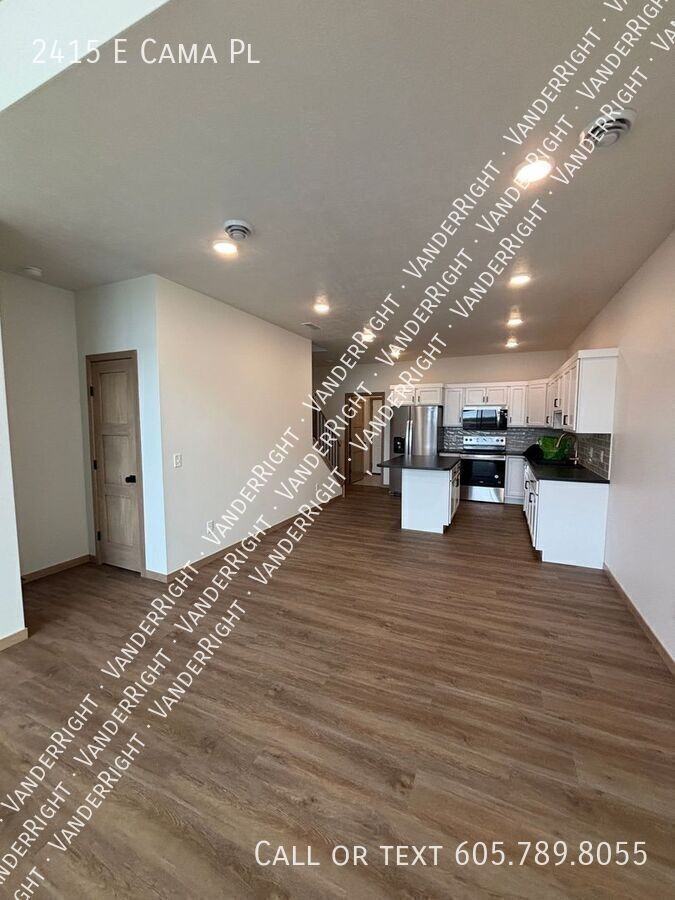 2415 E Cama Pl - Photo 3 of 20