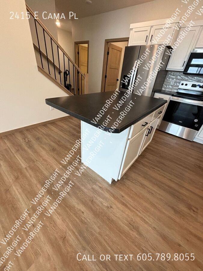 2415 E Cama Pl - Photo 5 of 20