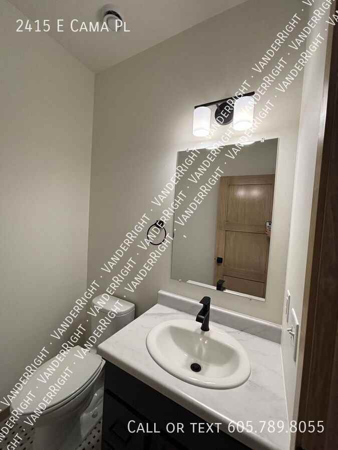 2415 E Cama Pl - Photo 6 of 20