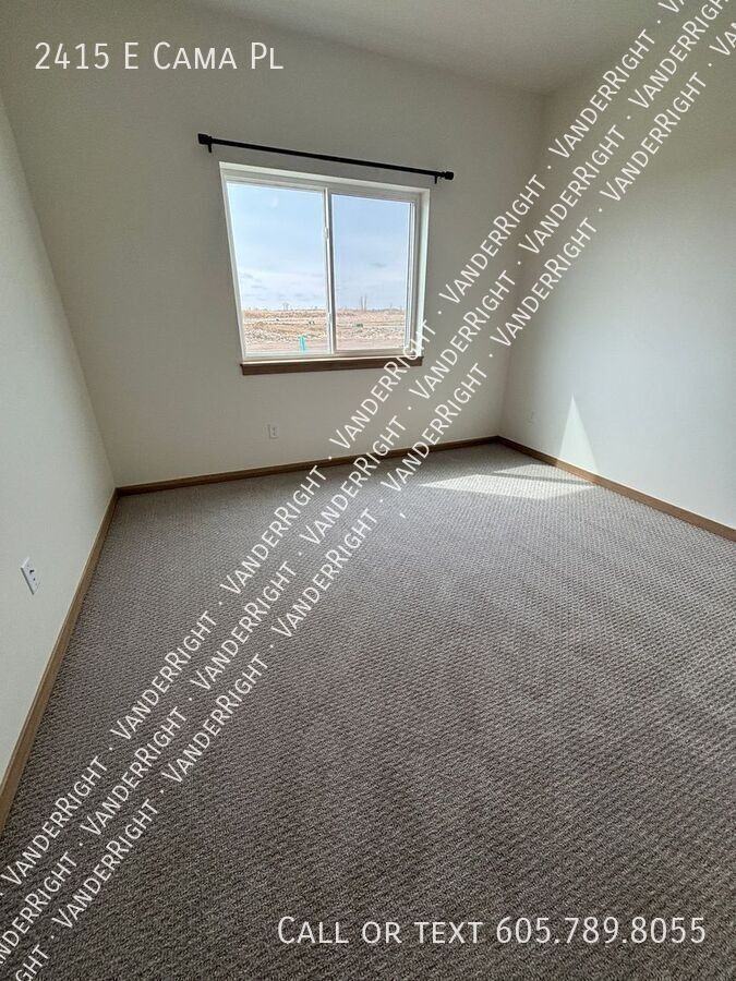 2415 E Cama Pl - Photo 7 of 20