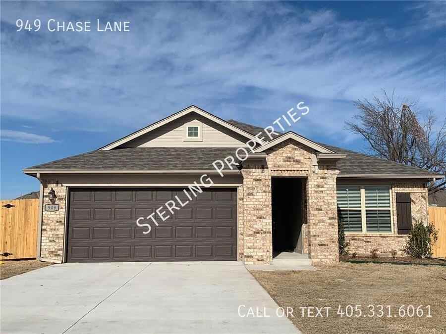 949 Chase Ln