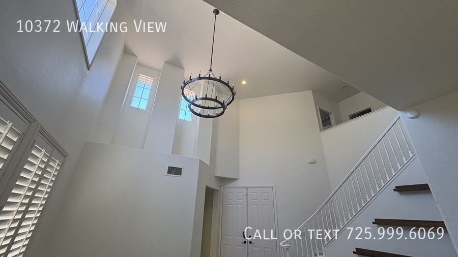 10372 Walking View Ct - Photo 3 of 11