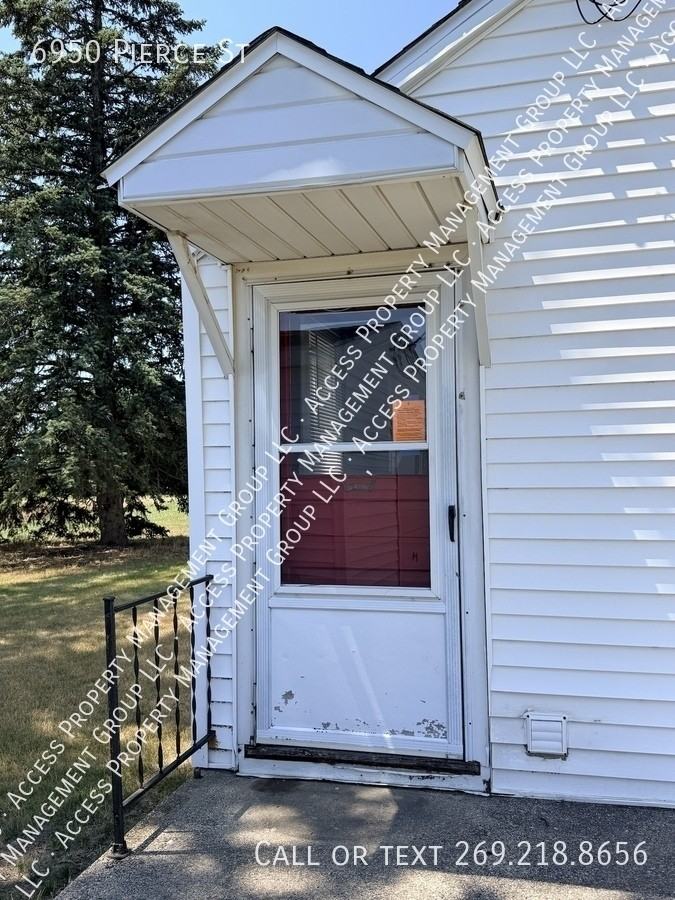 6950 Pierce St - Photo 2 of 25