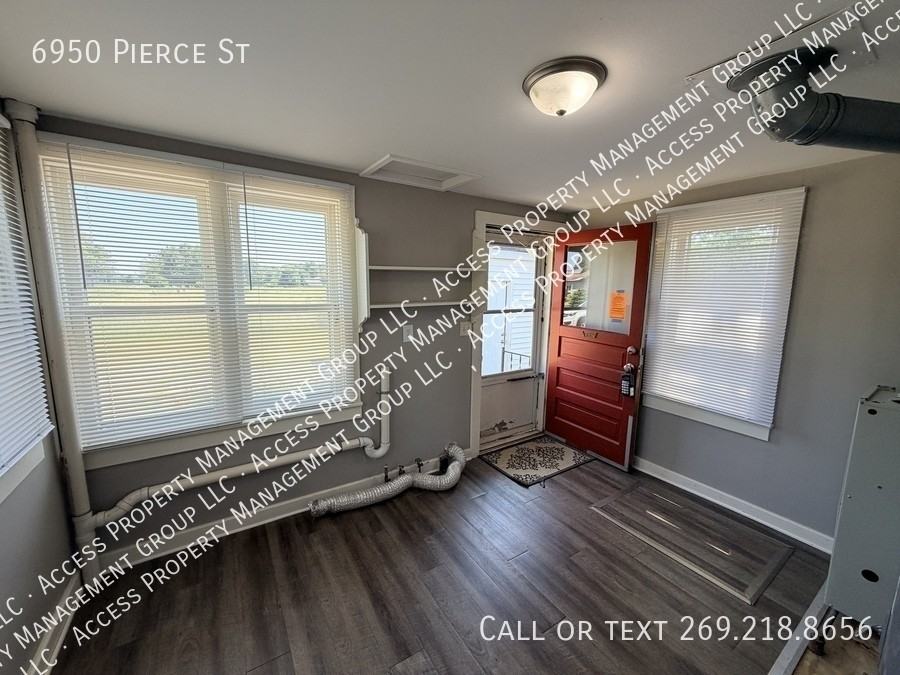 6950 Pierce St - Photo 3 of 25