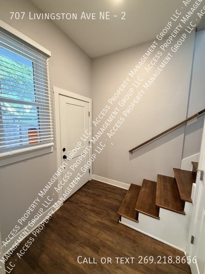 707 Livingston Ave Ne #2 - Photo 3 of 38