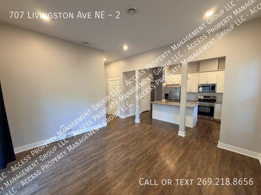 707 Livingston Ave Ne #2 - Photo 7 of 38
