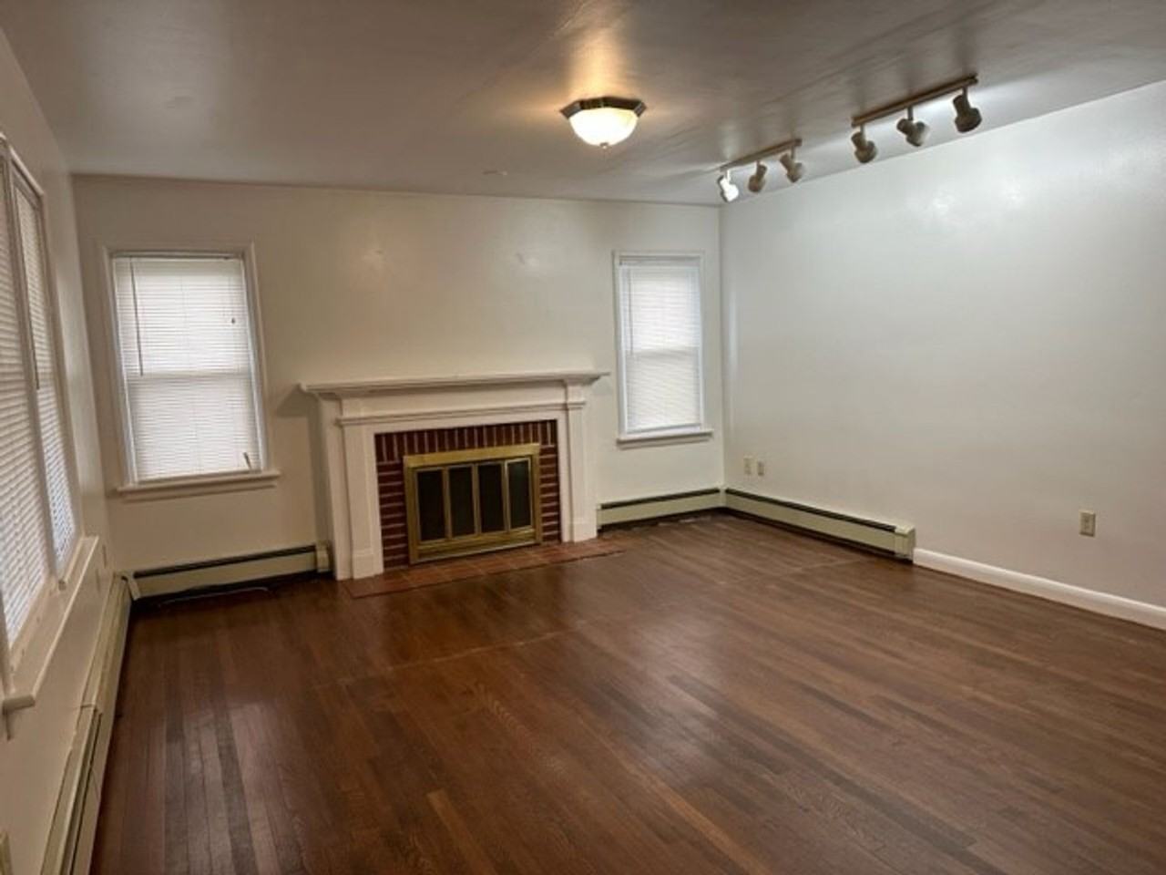 704 Hogestown Rd - Photo 2 of 14