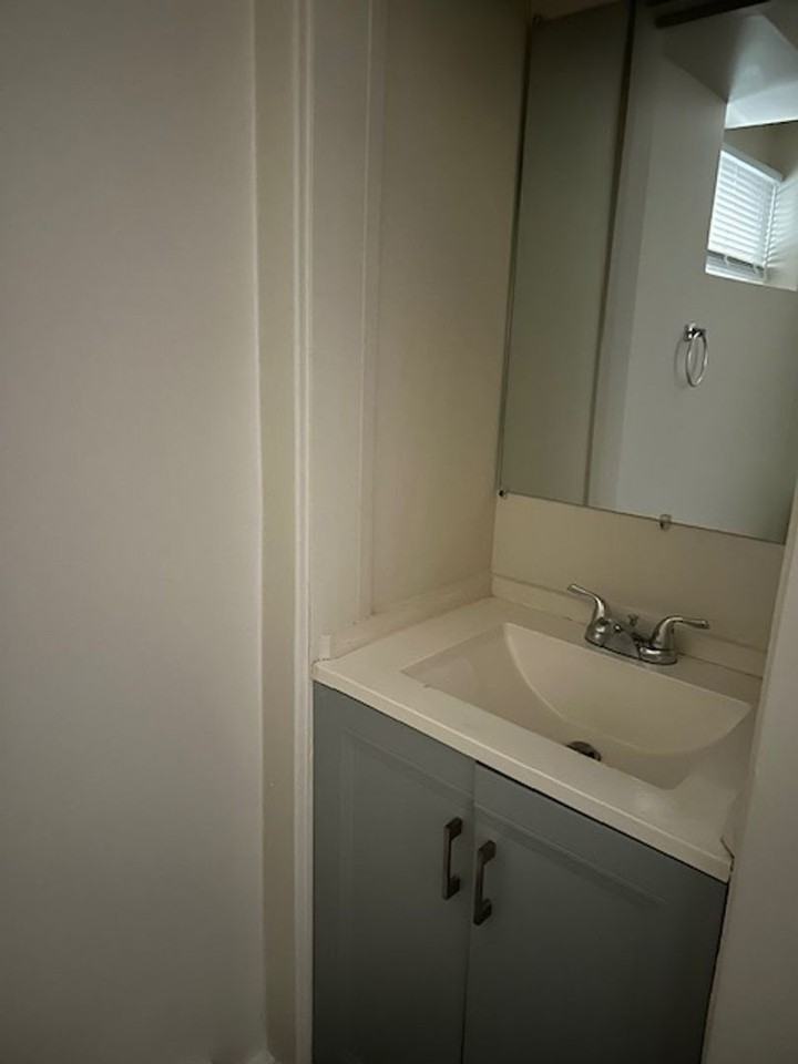 1936 Walnut St #4 - Photo 5 of 5