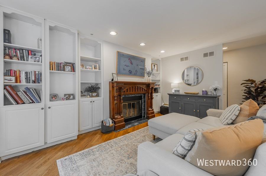 2336 N Lakewood Ave - Photo 6 of 27